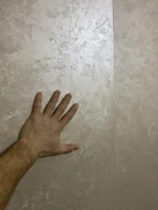 Tadelakt-style waterproof plaster in a bathroom, DecoMaster